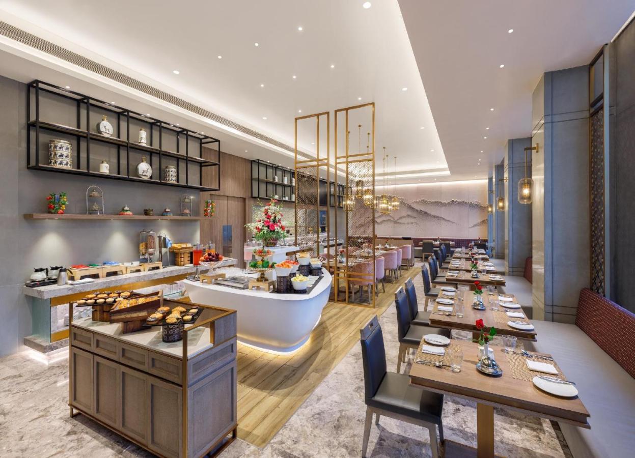Bellevue Sarovar Premiere Junagadh Eksteriør billede