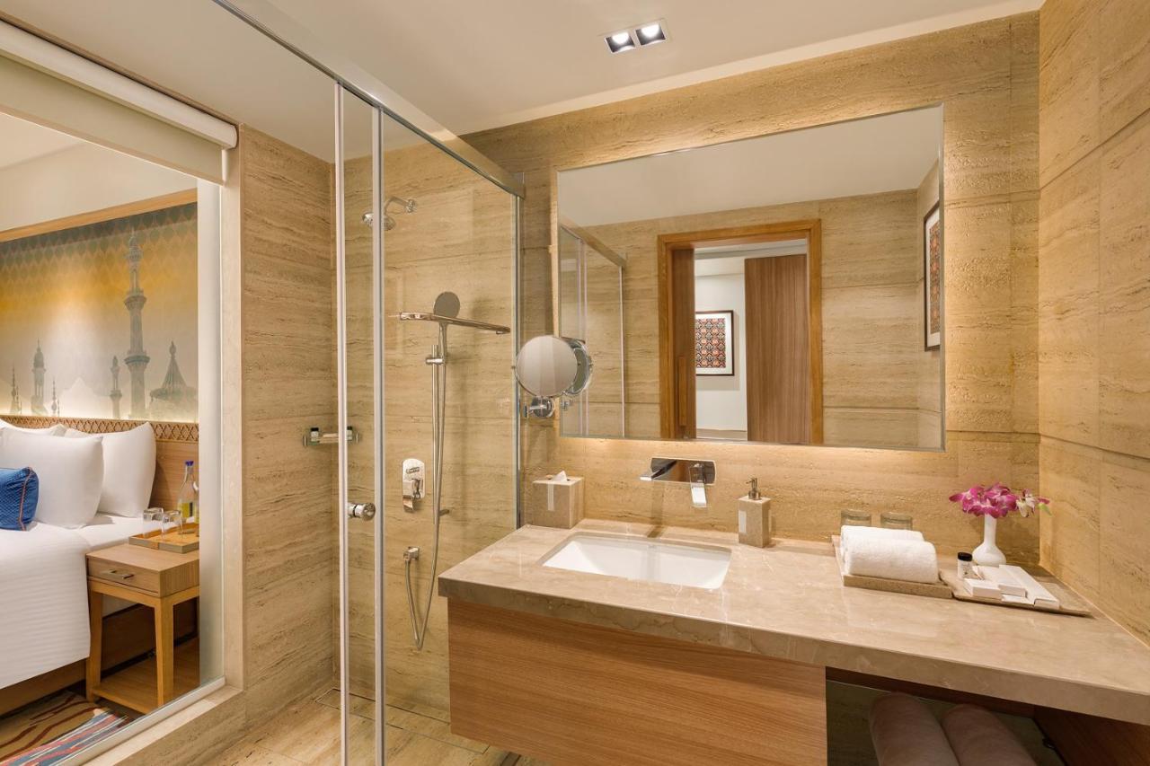 Bellevue Sarovar Premiere Junagadh Eksteriør billede