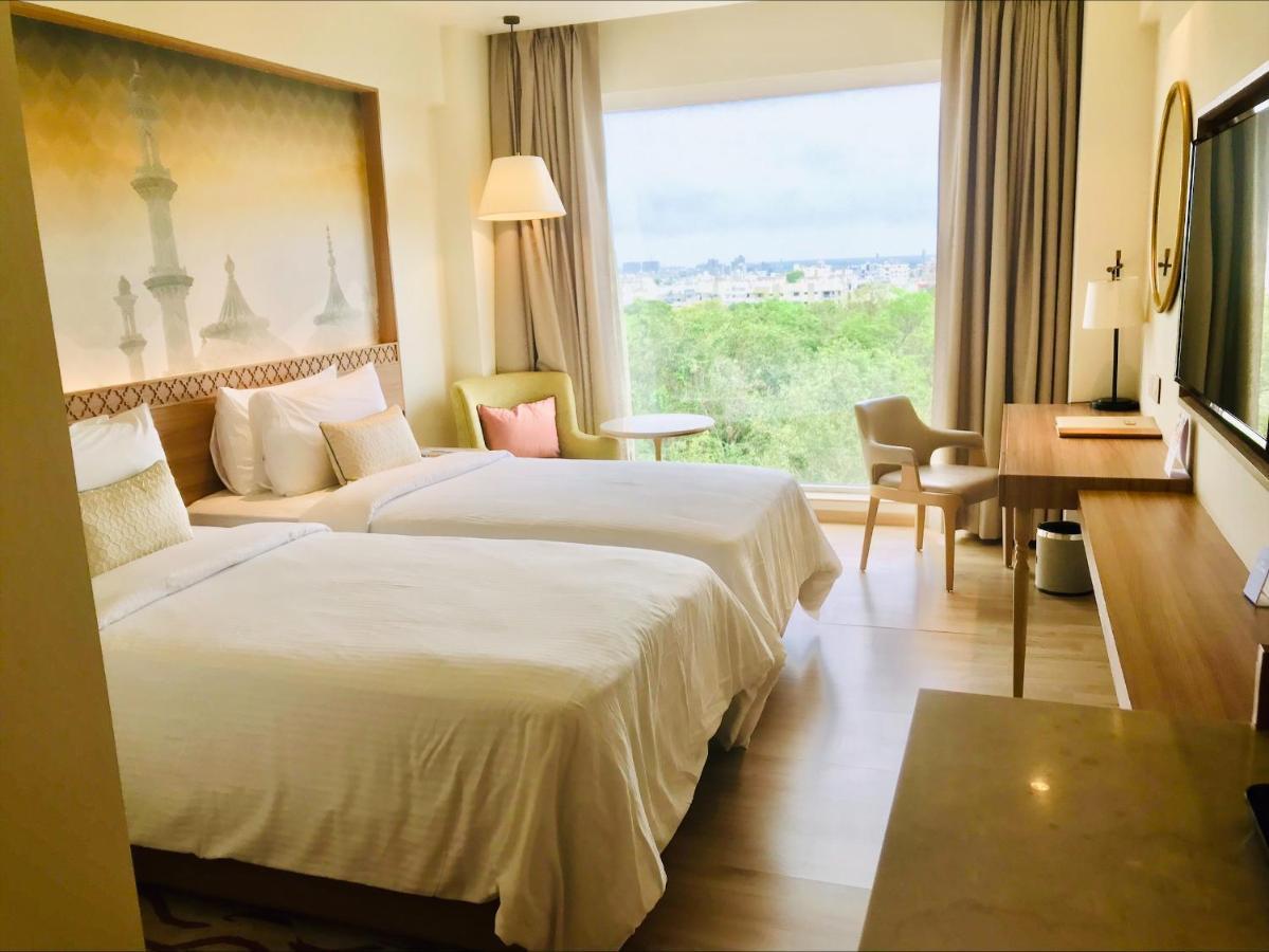 Bellevue Sarovar Premiere Junagadh Eksteriør billede