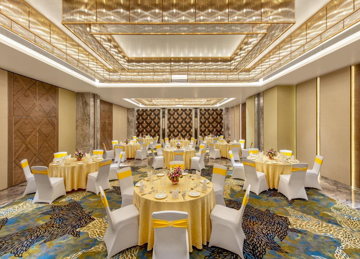 Bellevue Sarovar Premiere Junagadh Eksteriør billede